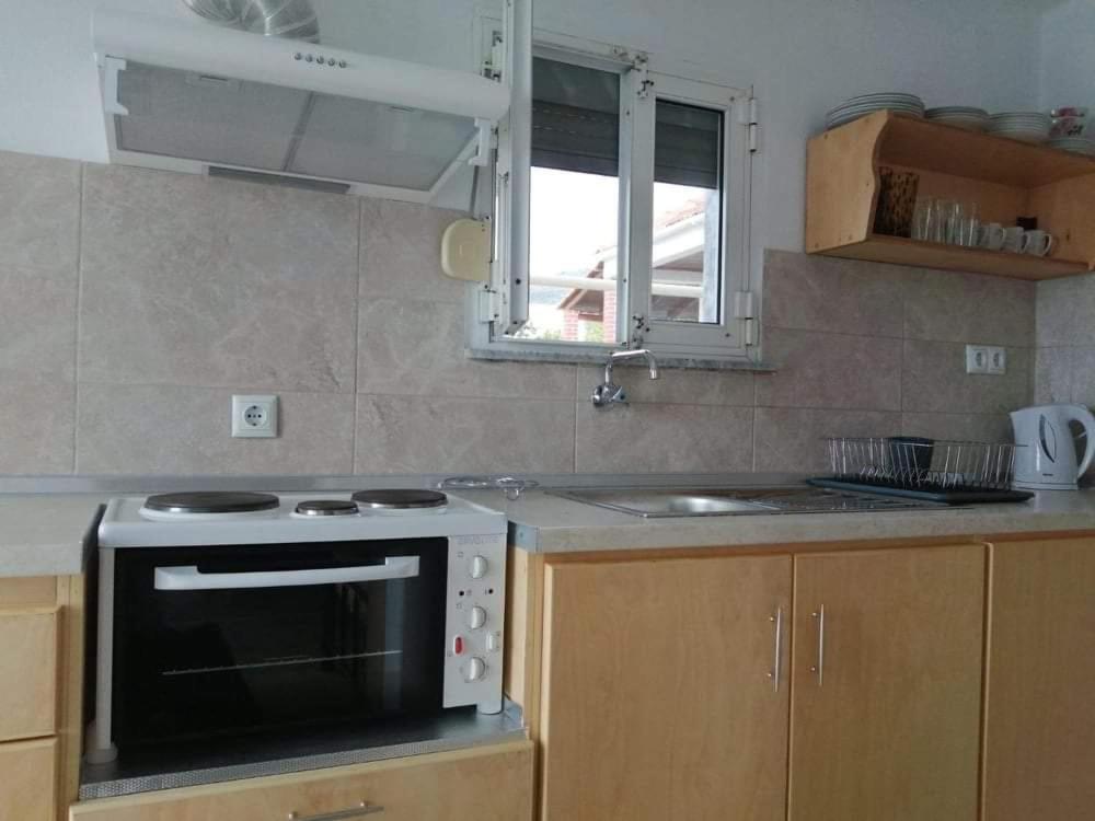 The Blue Pearl Apartment Принос Екстериор снимка